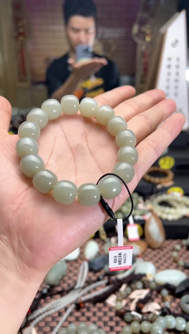手串未镶嵌和田玉且末料青白玉老型珠手串卡13*14