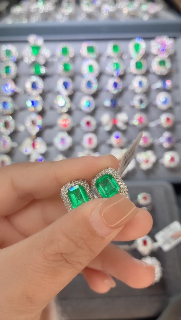 铂Pt950镶嵌耳饰祖母绿培*-