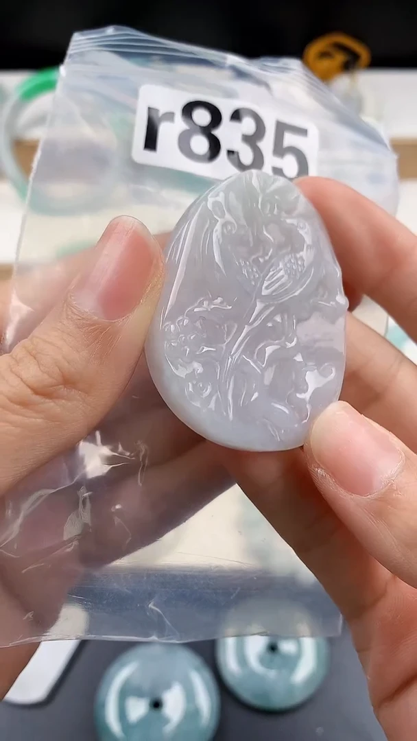 颈饰未镶嵌翡翠天然翡翠吊坠挂件