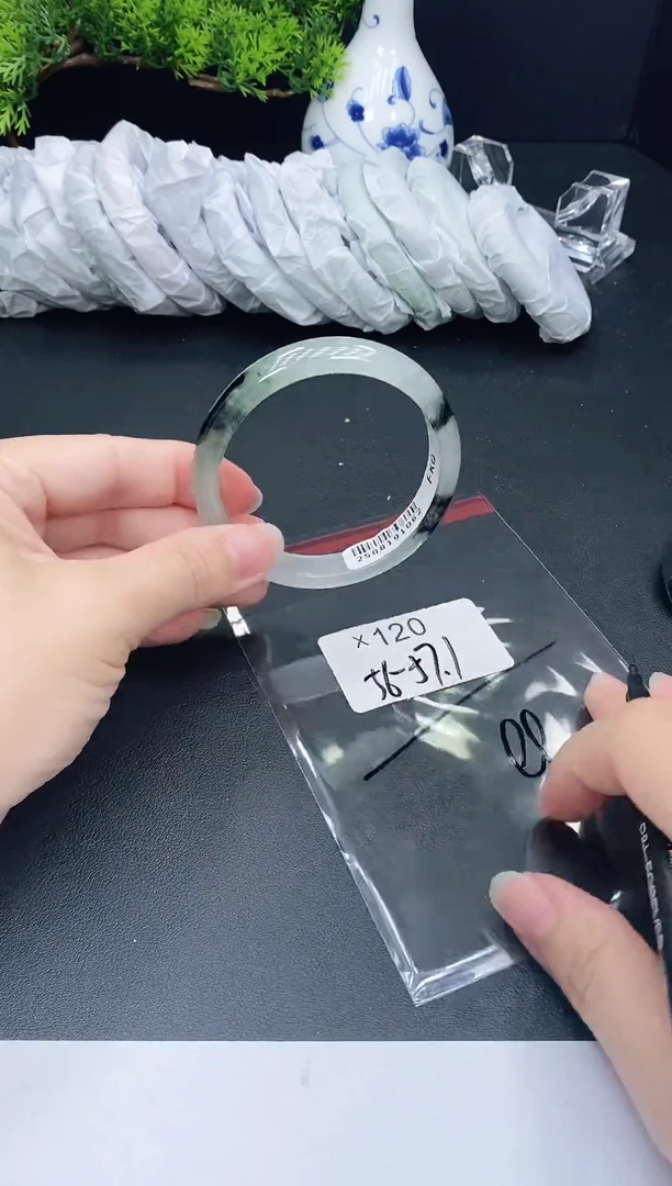 未镶嵌手镯翡翠120