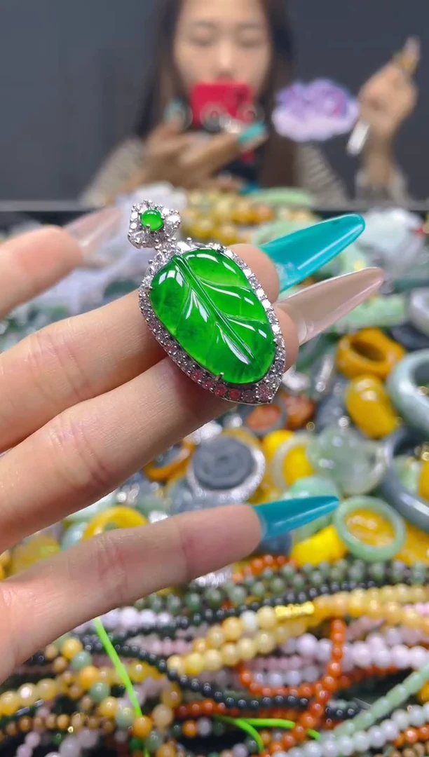 颈饰未镶嵌翡翠/K/翡翠A货，一件也是批发价