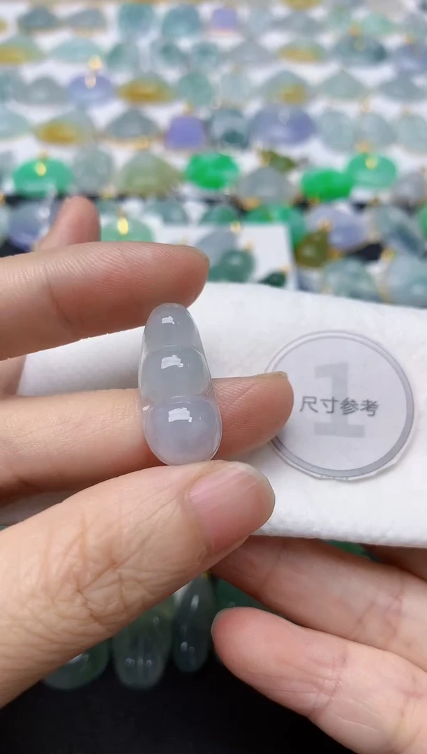 翡翠未镶嵌颈饰天然缅甸A货翡翠