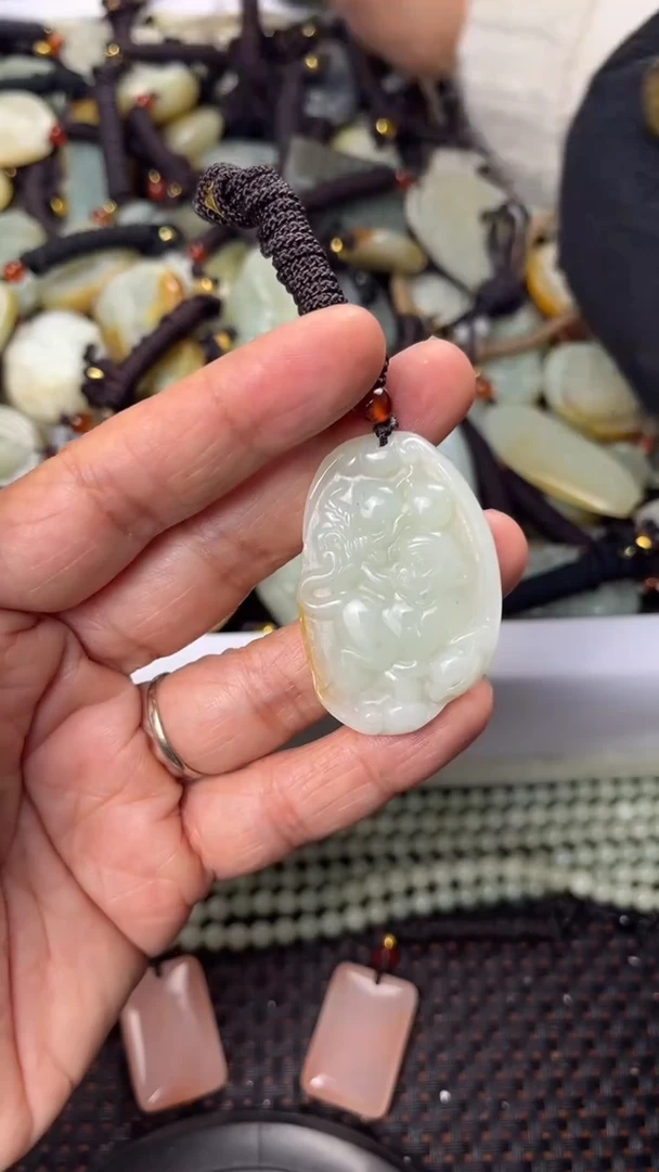 【闪购商品】和田玉颈饰未镶嵌多样性发货没有证书拍一发一有瑕