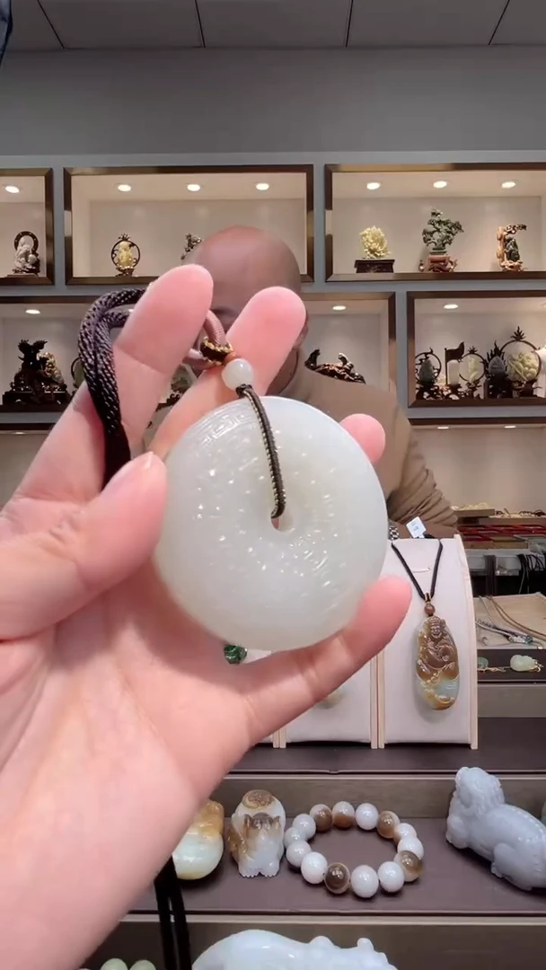 颈饰未镶嵌和田玉苏