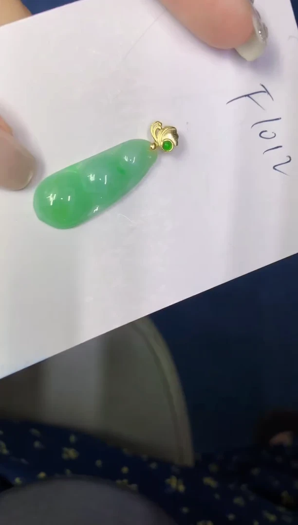 翡翠未镶嵌颈饰缅甸天然翡翠A货