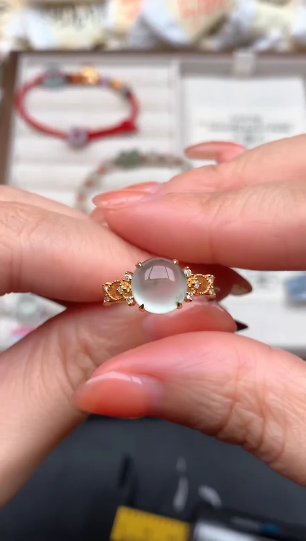 18K金镶嵌挂件翡翠1