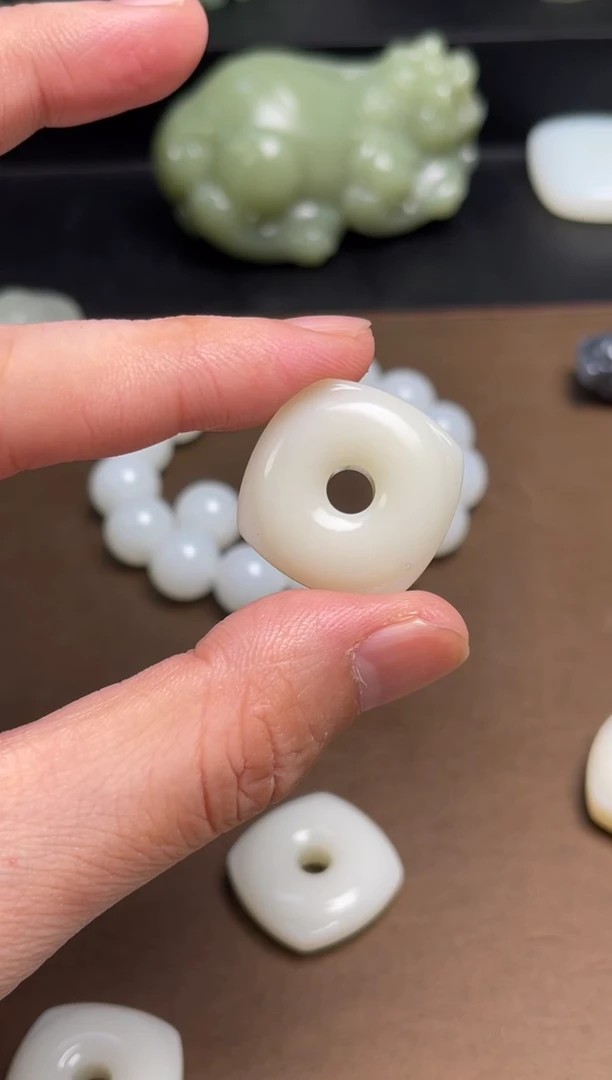 和田玉未镶嵌颈饰47