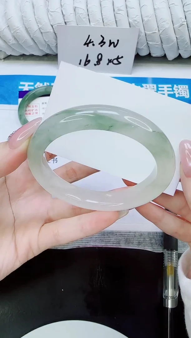 未镶嵌手镯石英质玉295/56