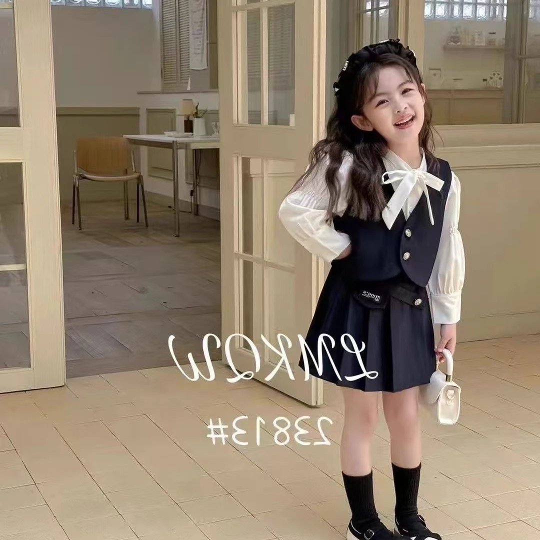 女童学院风套装2025秋季新款儿童时尚小香风衬衫马甲百褶裙三件套