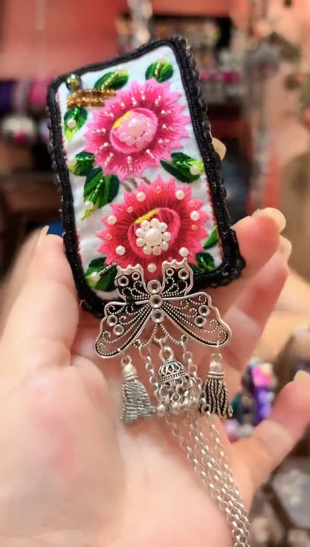 织绣 云织谣民族风精美饰品   15