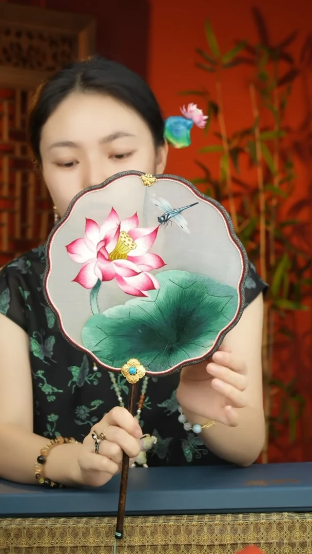 刺绣非遗苏绣纯手工团扇