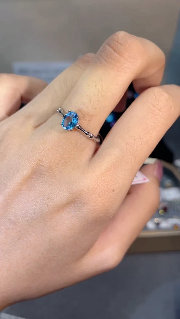 银S925镶嵌戒指托帕石天然宝石