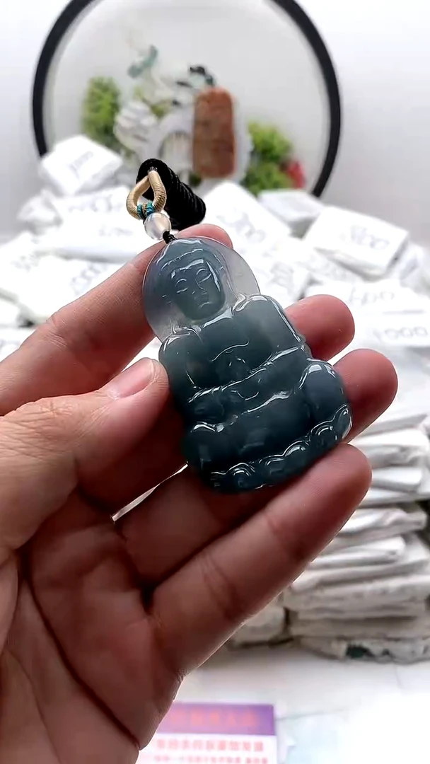 翡翠未镶嵌颈饰观音1
