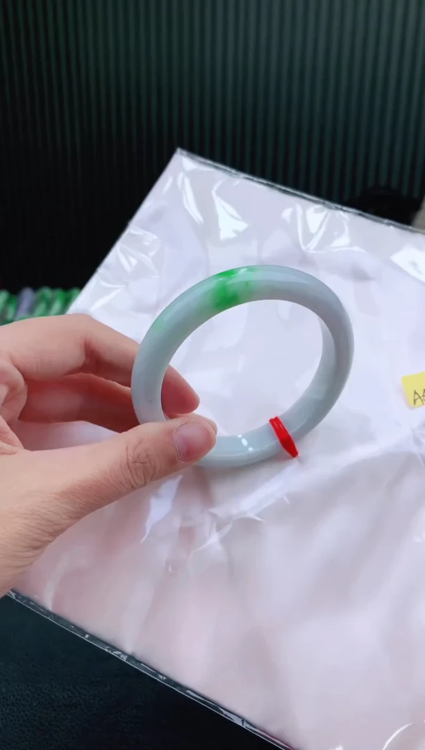 未镶嵌手镯翡翠58