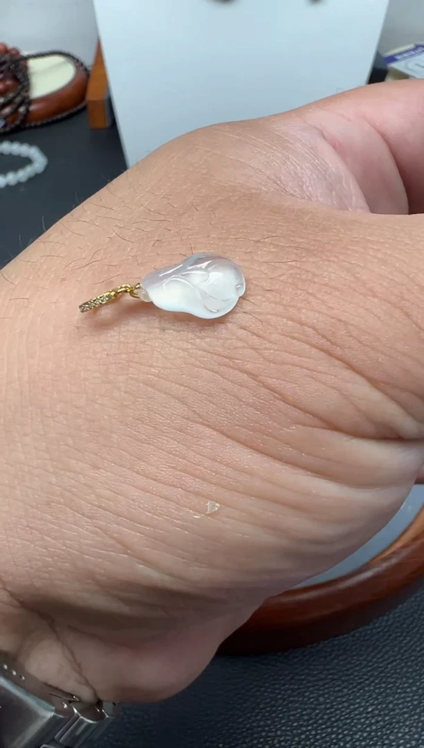 颈饰18K金镶嵌翡翠（38号）纯天然A货缅甸翡翠  玉兰花锁骨吊坠