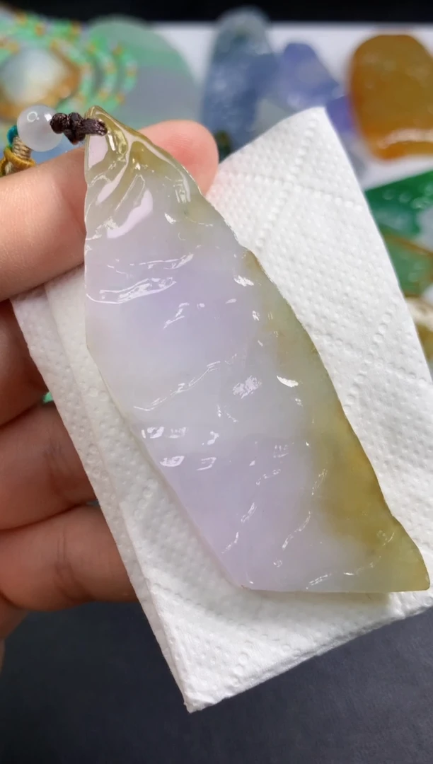 颈饰未镶嵌翡翠