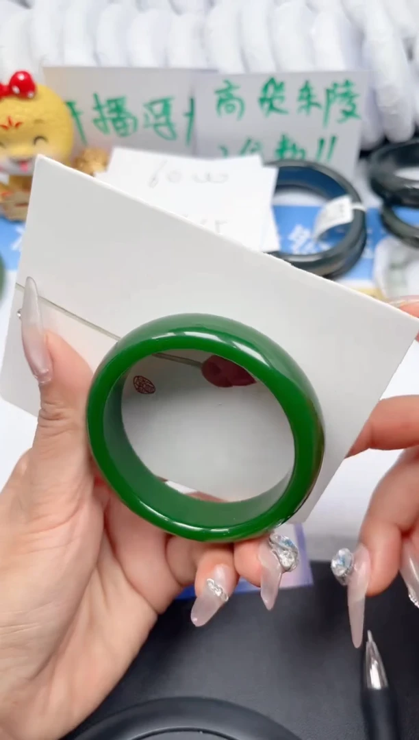 和田玉手镯未镶嵌130-菠菜绿56.6