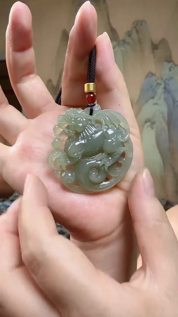 颈饰未镶嵌和田玉.