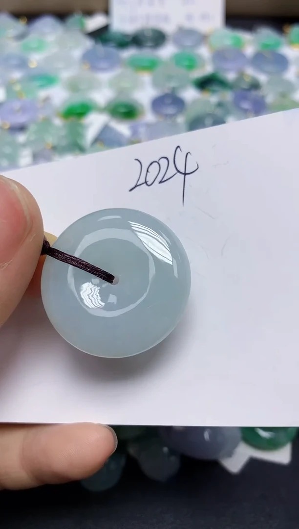 翡翠未镶嵌颈饰天然缅甸翡翠A货