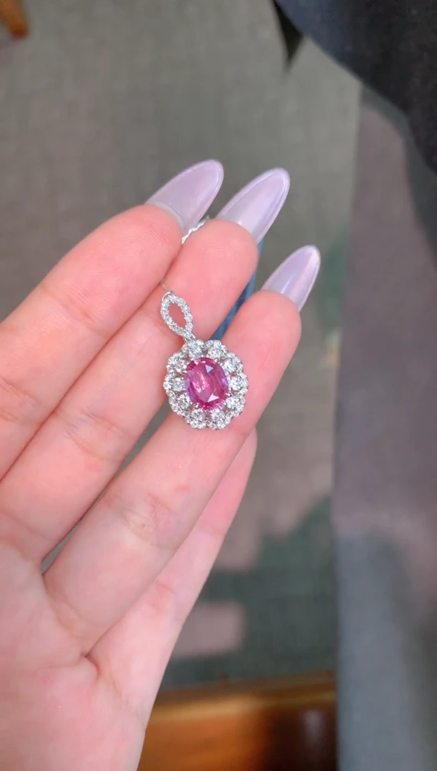 彩色蓝宝石吊坠(不含链)18K金镶嵌1.5CT  无烧