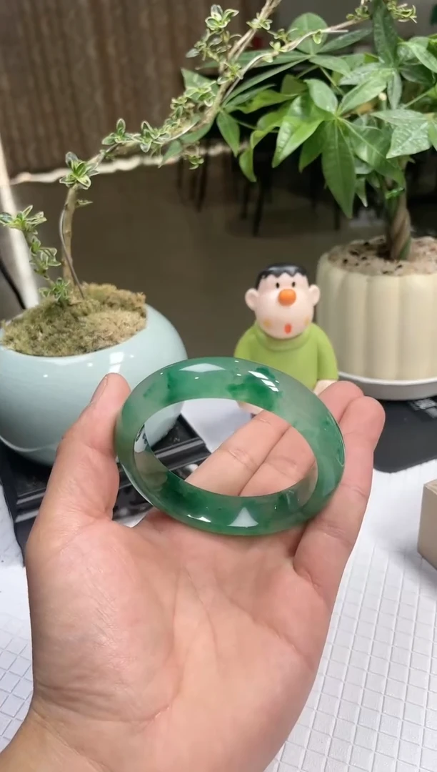 【闪购商品】石英质玉手镯未镶嵌非洲翠手镯多样性发货