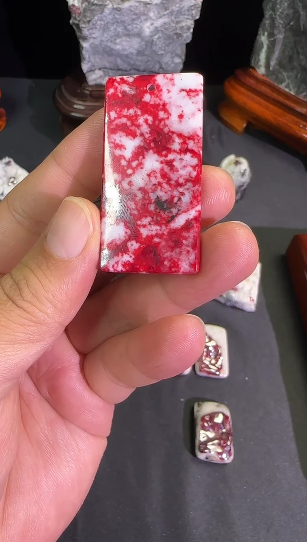 天然辰砂人**火天然朱砂晶体原石吊坠挂件