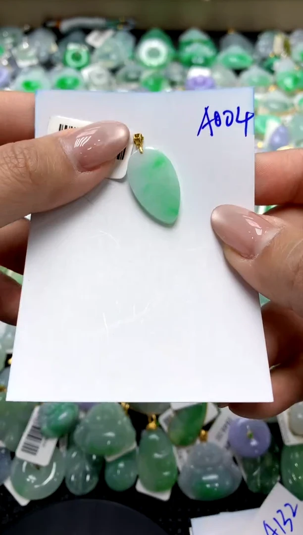 【闪购商品】翡翠颈饰未镶嵌111111111