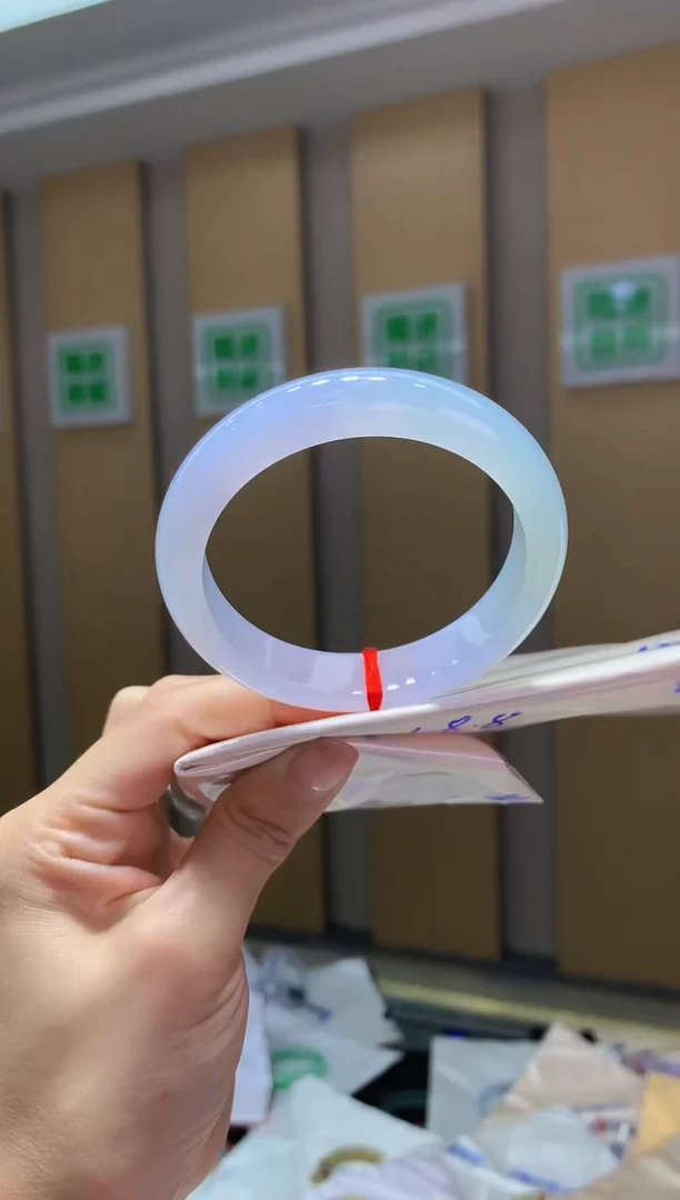翡翠手镯未镶嵌186圈口57.2
