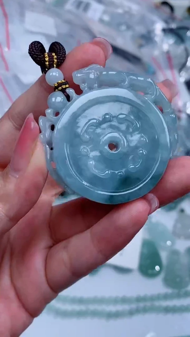 翡翠未镶嵌颈饰吊坠