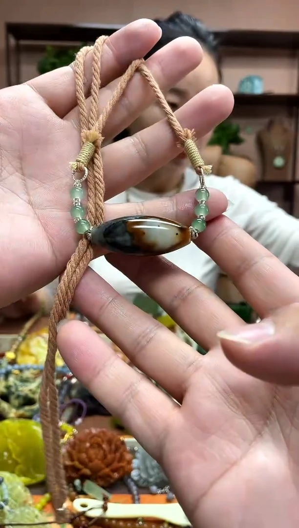 未镶嵌岫玉吊坠·1