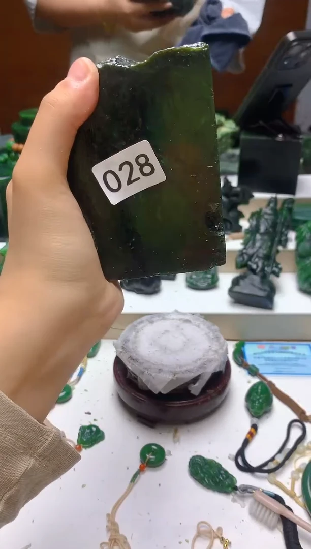 未镶嵌和田玉（碧玉）珠宝半成品0