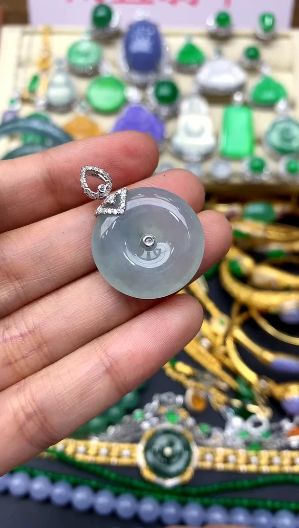 翡翠18K金镶嵌颈饰115-中国好珍宝