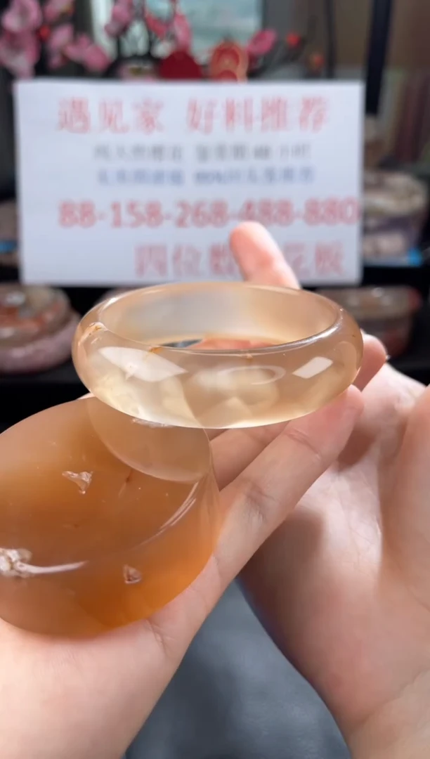 【闪购商品】石英质玉手镯未镶嵌54