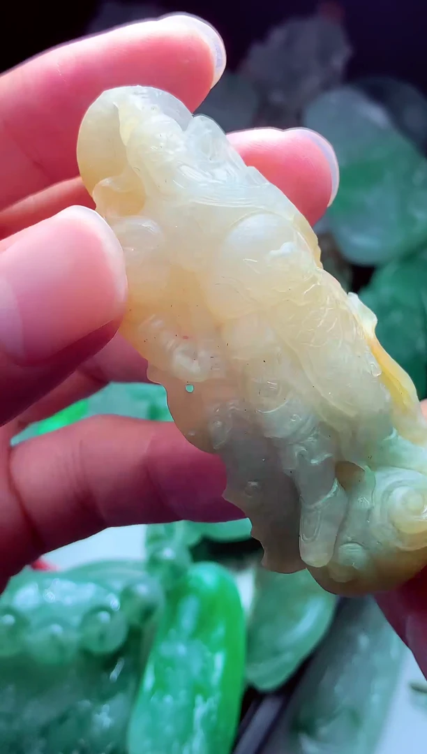 未镶嵌定制翡翠故*?翡翠毛货定制