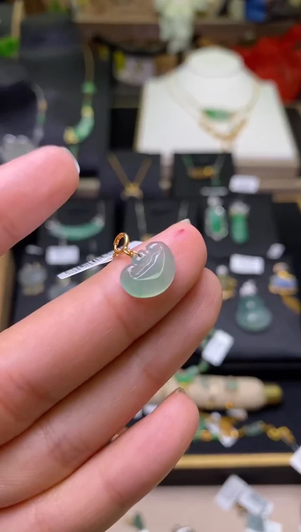 【闪购商品】翡翠颈饰18K金镶嵌净货17930