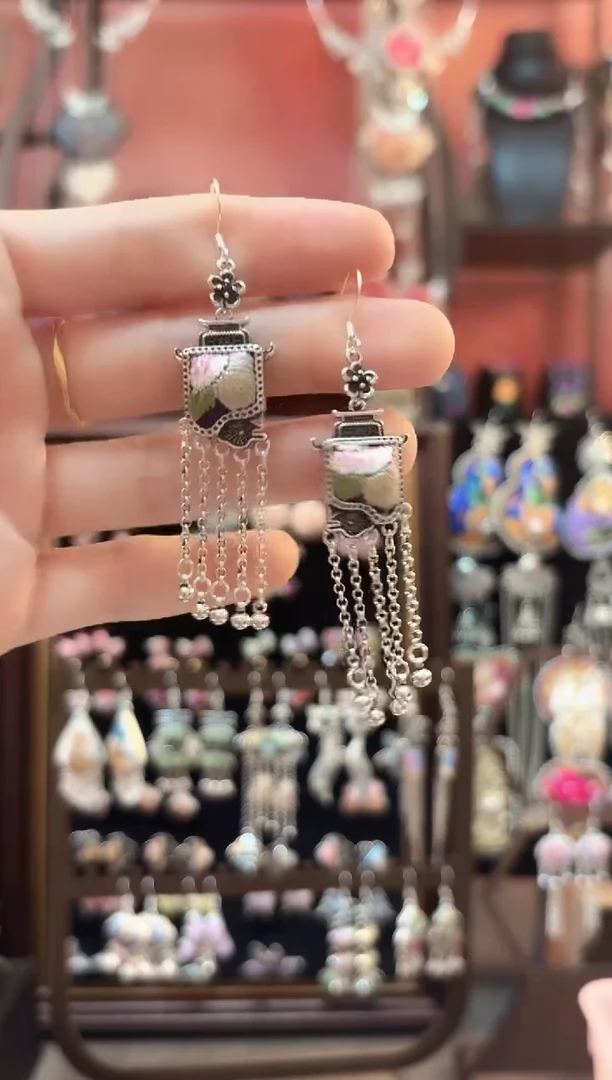 织绣云织谣民族风精美饰品   95