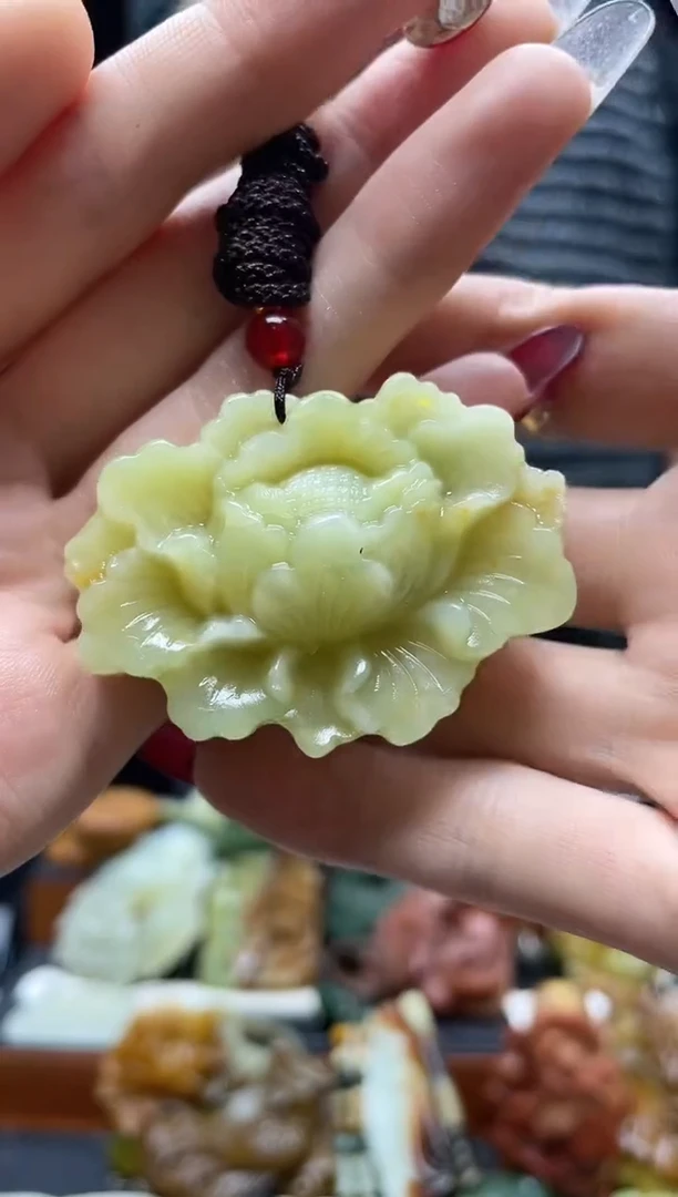 未镶嵌岫玉吊坠·