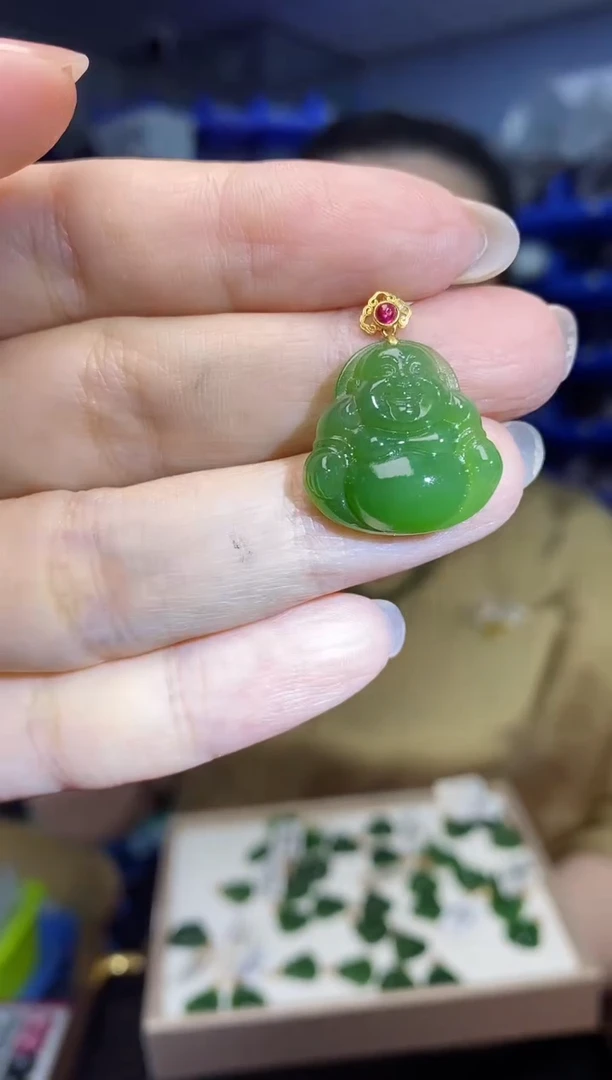 吊坠(不含链)18K金镶嵌和田玉DZ4153