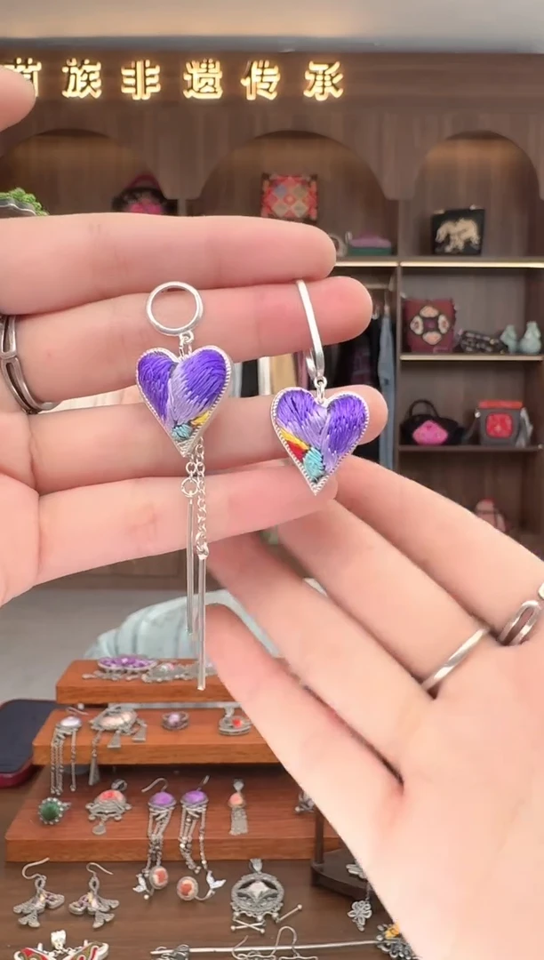 【闪购商品】织绣扶光苗绣传承111