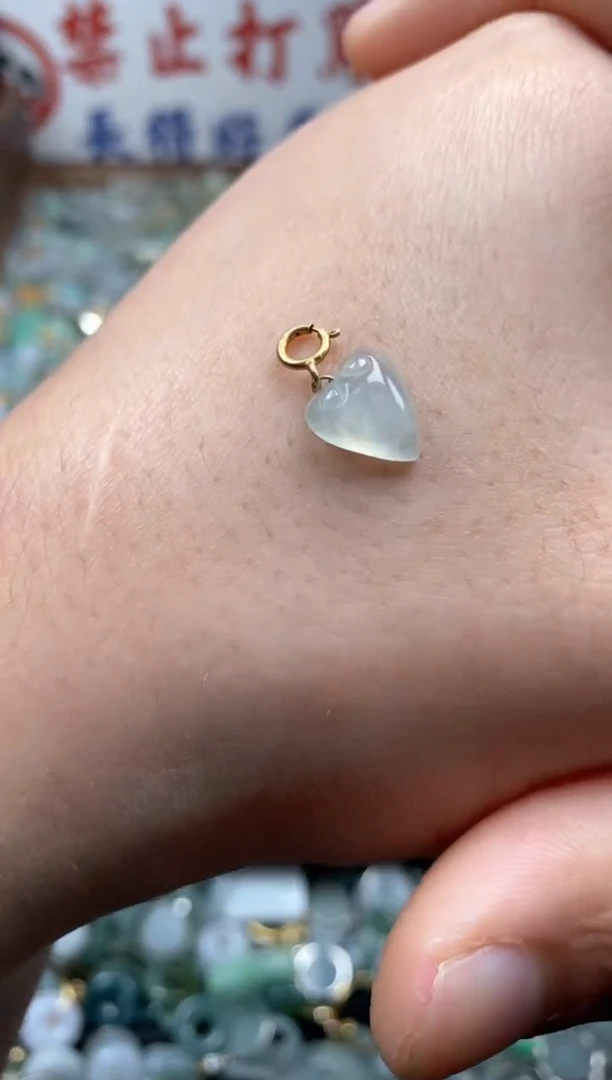 【闪购商品】翡翠颈饰未镶嵌哥哥