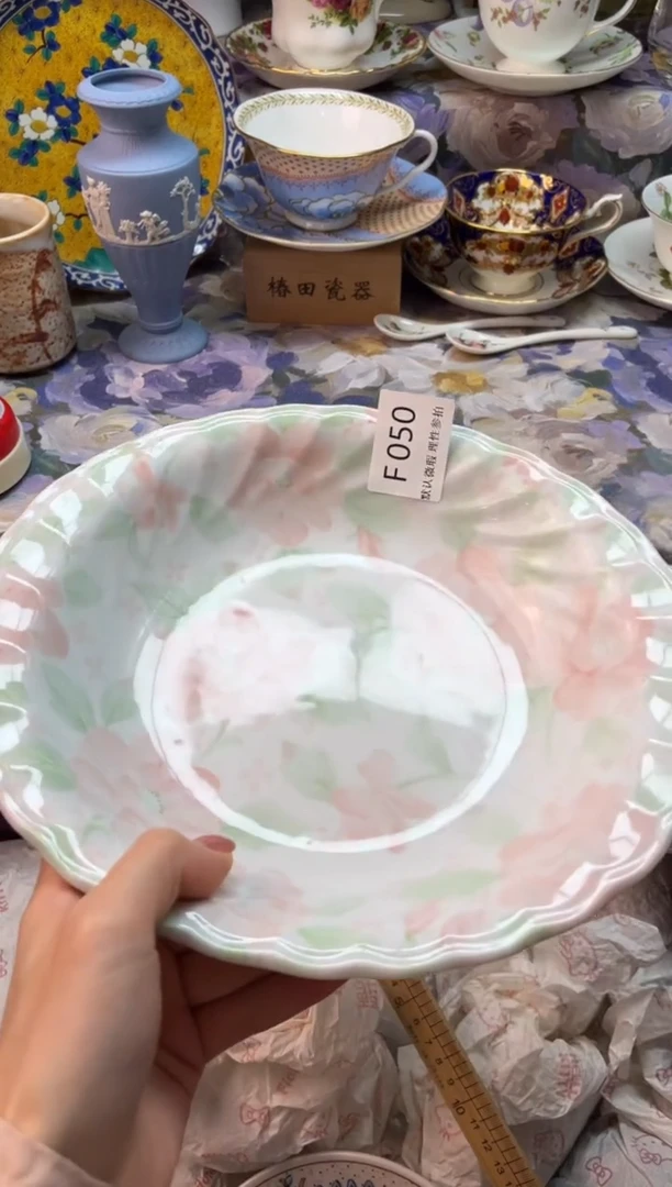 瓷片猪*瓷片瓷片          F 050