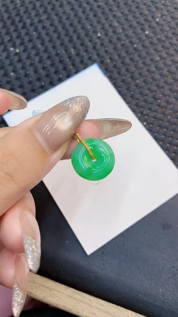 颈饰18K金镶嵌翡翠1