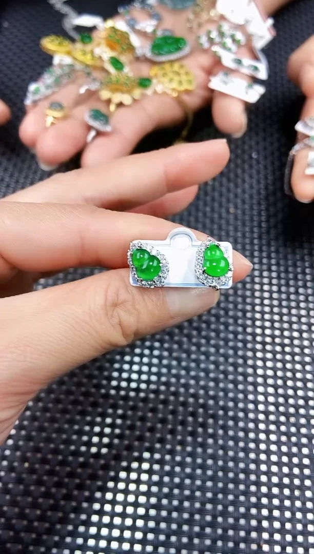 【闪购商品】翡翠耳饰未镶嵌111111111