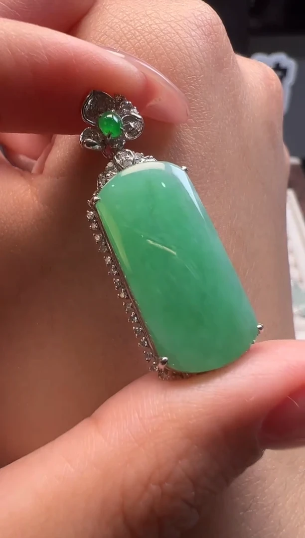 吊坠(不含链)18K金镶嵌翡翠缅甸珠宝严选