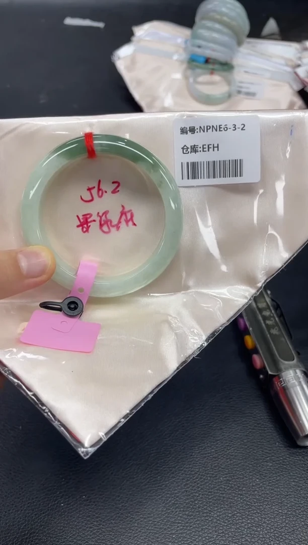 未镶嵌手镯翡翠翡翠手镯