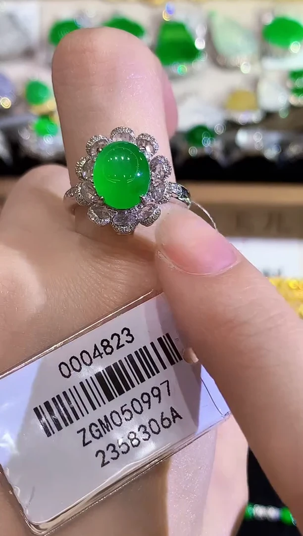 18K金镶嵌戒指翡翠SY多样性发其一