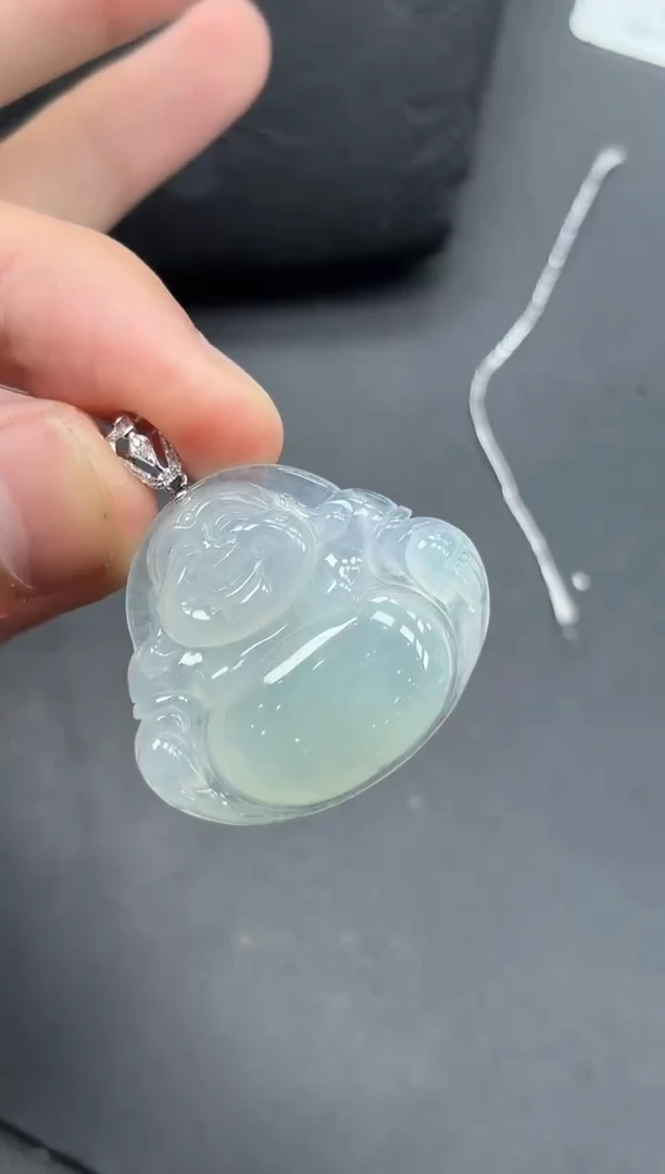 18K金镶嵌挂件翡翠佛公