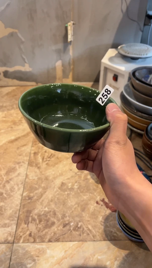 【闪购商品】瓷片258  翠绿马蹄碗1个