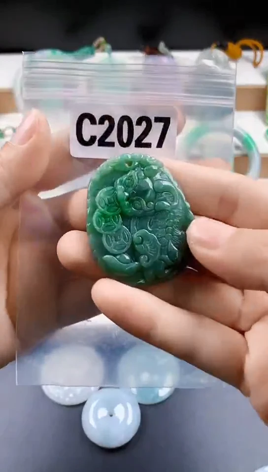 颈饰未镶嵌翡翠天然翡翠吊坠挂件