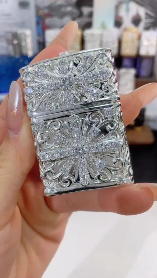 铜ZIPPO满钻克罗心带礼盒+油+火石